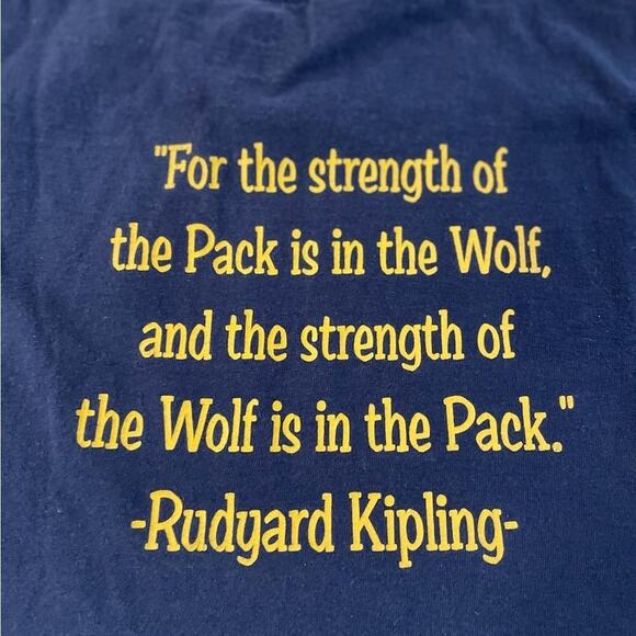 Gildan navy blue cropped cotton graphic Wolf Pack tee size large unisex - Picture 3 of 7
